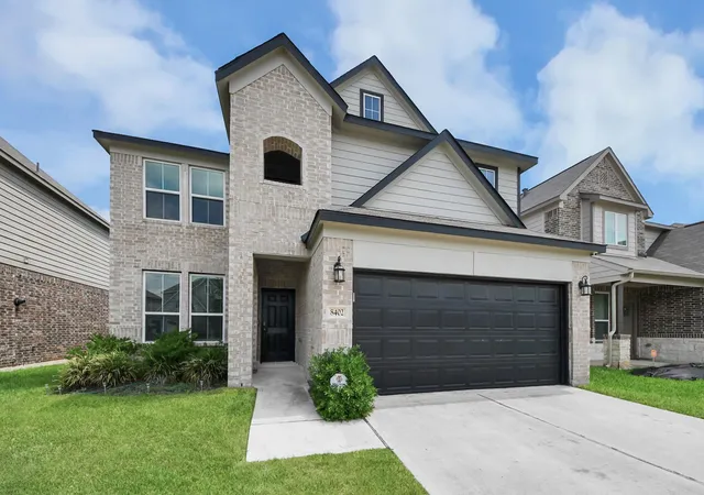 Photo 3 of Single family home for sale at 8402 Northern Pintail Dr, Houston, TX 77049 | MLS# 23208359 | Listing updated on 2026-09-19
