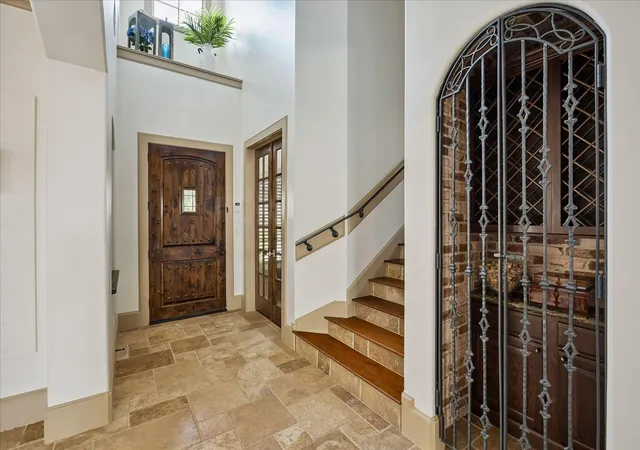 Photo 3 of Sale Pending at 6014 Rose St, Houston, TX 77007 | MLS# 12252035 | Listing updated on 2026-09-11
