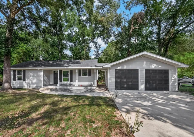 Photo 2 of Single family home for sale at 10747 Doe Hl Dr, Montgomery, TX 77316 | MLS# 16732044 | Listing updated on 2026-09-11