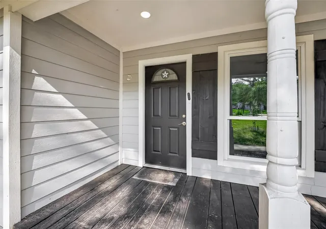 Photo 2 of Single family home for sale at 10747 Doe Hl Dr, Montgomery, TX 77316 | MLS# 16732044 | Listing updated on 2026-09-11