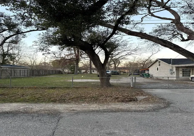 Photo 2 of Land for sale at 8135 Laura Koppe Rd, Houston, TX 77028 | MLS# 61259961 | Listing updated on 2026-09-10