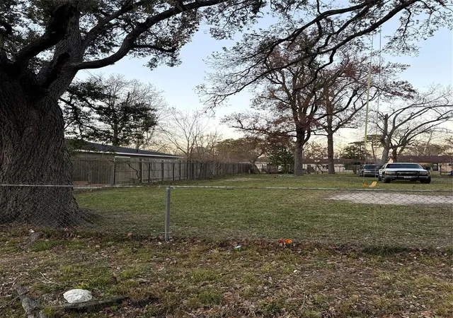 Photo 3 of Land for sale at 8135 Laura Koppe Rd, Houston, TX 77028 | MLS# 61259961 | Listing updated on 2026-09-10