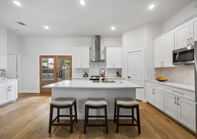 Photo 2 of Single family home for sale at 917 Moody St, Houston, TX 77009 | MLS# 40752132 | Listing updated on 2026-09-12