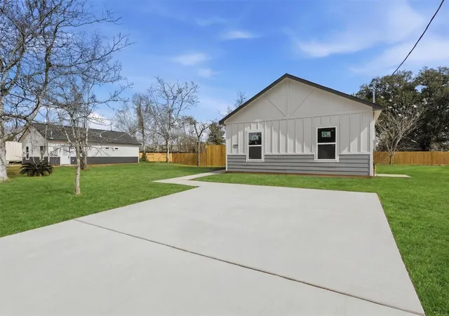 Photo 2 of Single family home for sale at 3791 Piney Point, Conroe, TX 77301 | MLS# 60159450 | Listing updated on 2026-09-11