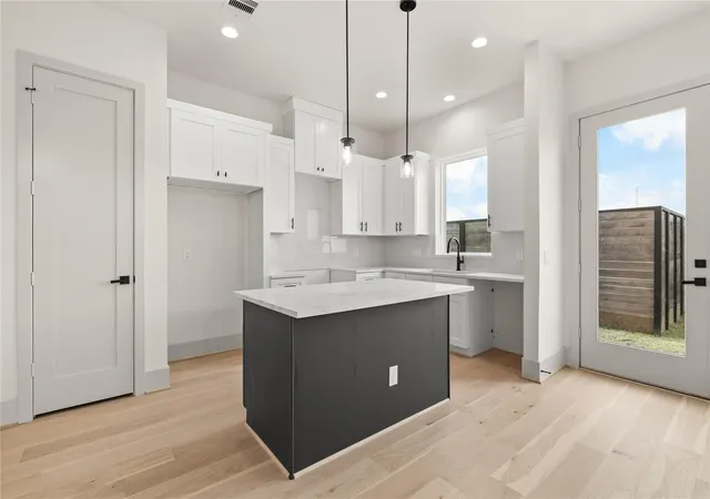 Photo 4 of Single family home for sale at 4006 Buffalo Moon Dr, Houston, TX 77045 | MLS# 17865475 | Listing updated on 2026-09-12