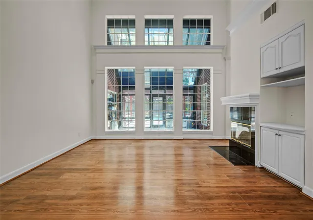 Photo 1 of Single family home for sale at 16 Treverstone Ct, Sugar Land, TX 77479 | MLS# 58002115 | Listing updated on 2026-09-19