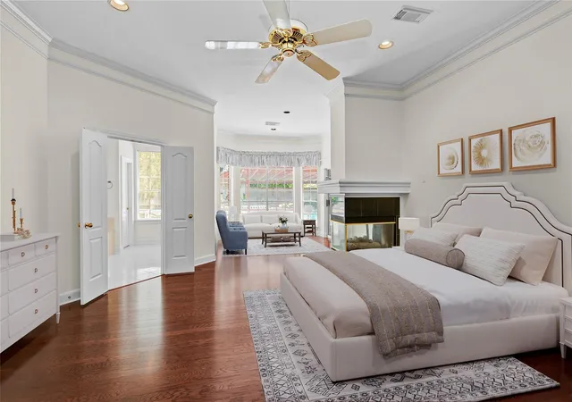 Photo 4 of Single family home for sale at 16 Treverstone Ct, Sugar Land, TX 77479 | MLS# 58002115 | Listing updated on 2026-09-19