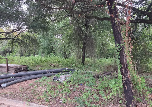 Photo 2 of Land for sale at 107 S San Jacinto St, Conroe, TX 77301 | MLS# 36889636 | Listing updated on 2026-09-09