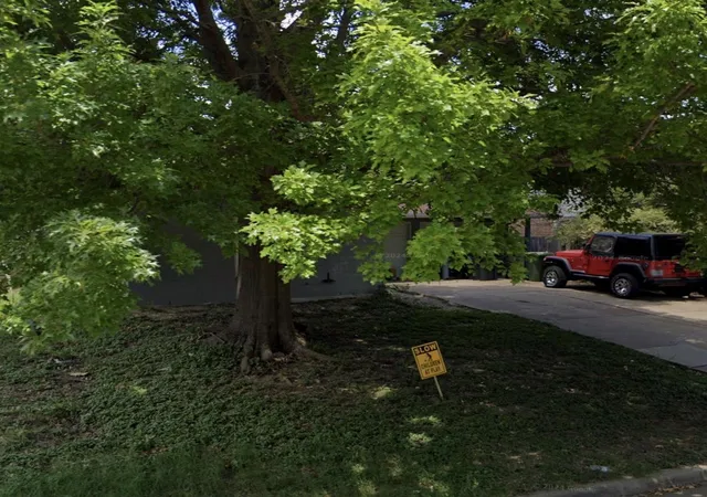 Photo 3 of Single family home for sale at 109 Hardin Dr, Arlington, TX 76018 | MLS# 35111022 | Listing updated on 2026-09-11
