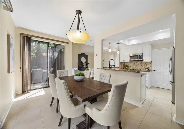 Photo 3 of Townhouse for sale at 115 Litchfield Ln, Houston, TX 77024 | MLS# 64372586 | Listing updated on 2026-09-27