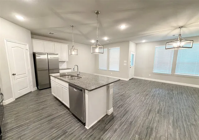 Photo 4 of Single family home for sale at 415 Northern Pike Dr, Willis, TX 77318 | MLS# 18660664 | Listing updated on 2026-09-04