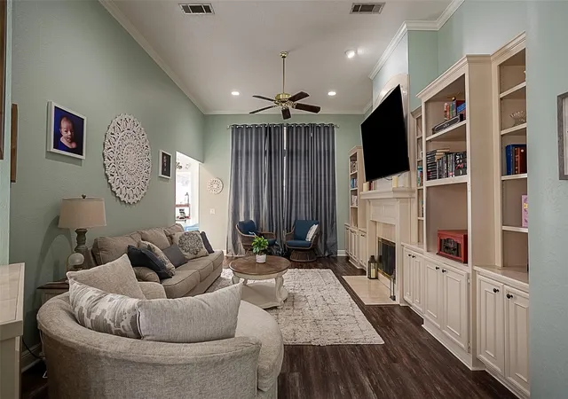Photo 4 of Single family home for sale at 716 N 31st Street, Nederland, TX 77627 | MLS# 15745264 | Listing updated on 2026-09-03