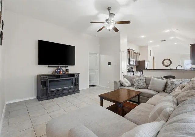 Photo 3 of Single family home for sale at 8338 Broadleaf Ave, Baytown, TX 77521 | MLS# 63098379 | Listing updated on 2026-10-05