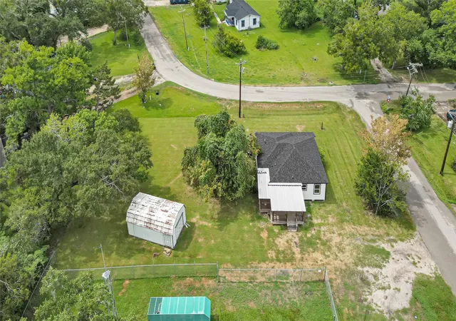 Photo 3 of Single family home for sale at 839 Yaupon St, Clute, TX 77531 | MLS# 65069176 | Listing updated on 2026-10-04