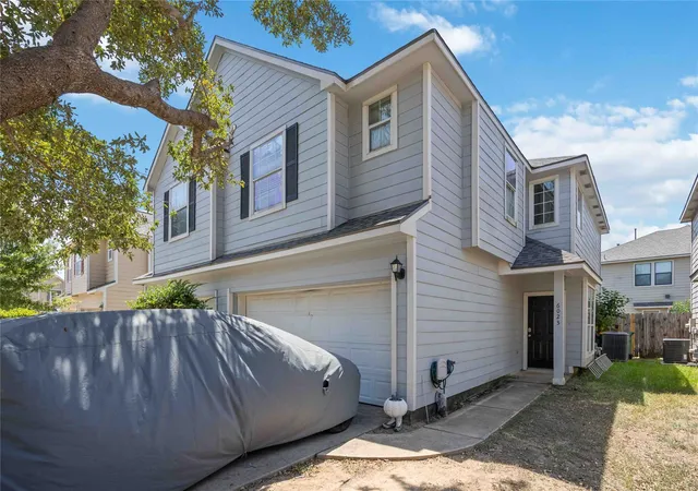 Photo 2 of Townhouse for sale at 6023 Yorkglen Manor Ln, Houston, TX 77084 | MLS# 88969901 | Listing updated on 2026-09-07
