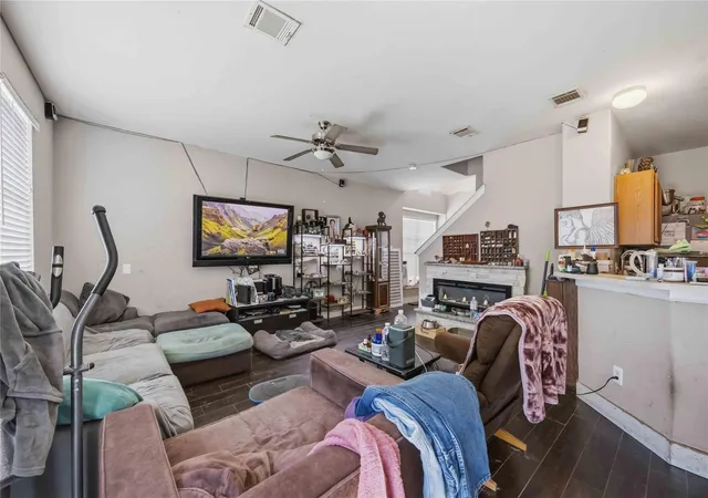 Photo 4 of Townhouse for sale at 6023 Yorkglen Manor Ln, Houston, TX 77084 | MLS# 88969901 | Listing updated on 2026-09-07