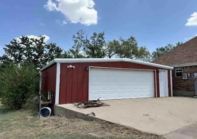 Photo 3 of Single family home for sale at 2323 Sha Ln, Breckenridge, TX 76424 | MLS# 45676668 | Listing updated on 2026-09-15