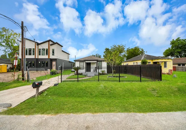 Photo 1 of Single family home for sale at 7913 Henson St, Houston, TX 77028 | MLS# 12308852 | Listing updated on 2026-09-04