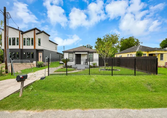Photo 2 of Single family home for sale at 7913 Henson St, Houston, TX 77028 | MLS# 12308852 | Listing updated on 2026-09-04