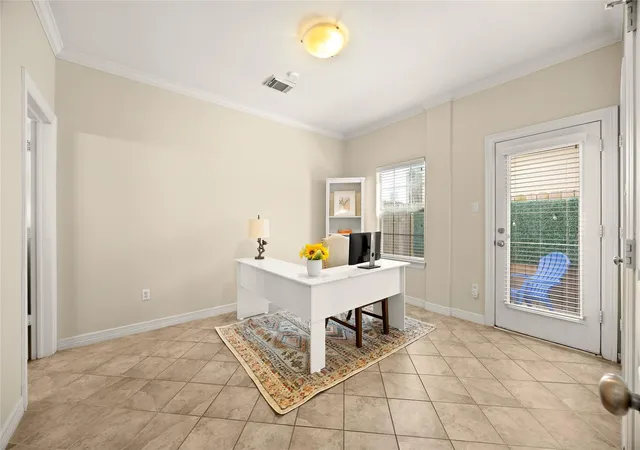 Photo 3 of Townhouse for sale at 1514 Birdsall St #B, Houston, TX 77007 | MLS# 47135504 | Listing updated on 2026-09-24