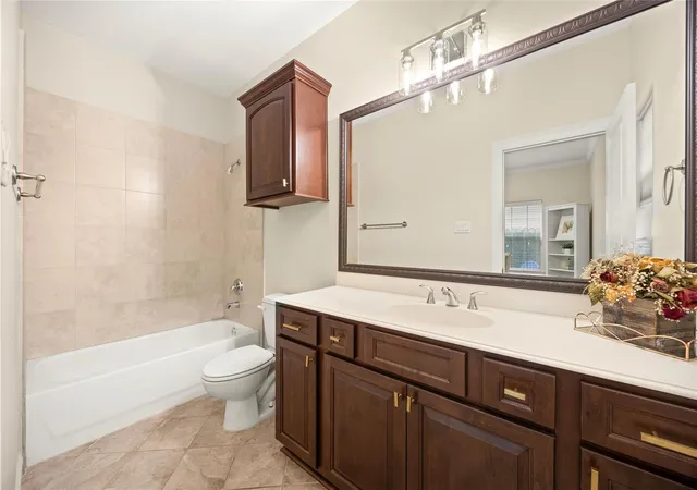 Photo 4 of Townhouse for sale at 1514 Birdsall St #B, Houston, TX 77007 | MLS# 47135504 | Listing updated on 2026-09-24