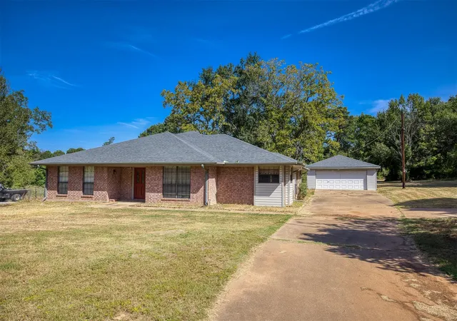 Photo 2 of Single family home for sale at 2299 Fm 2574, Palestine, TX 75803 | MLS# 96470217 | Listing updated on 2026-09-01