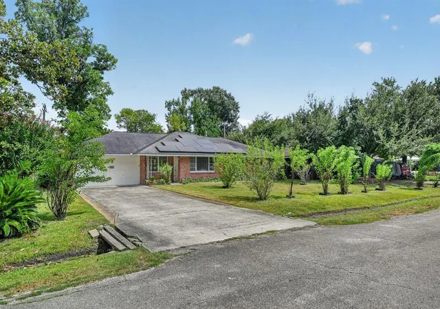 Photo 1 of Single family home for sale at 3106 Laverne St, Houston, TX 77080 | MLS# 88406519 | Listing updated on 2026-09-17
