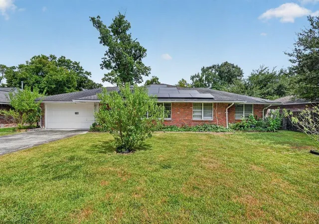Photo 2 of Single family home for sale at 3106 Laverne St, Houston, TX 77080 | MLS# 88406519 | Listing updated on 2026-09-17