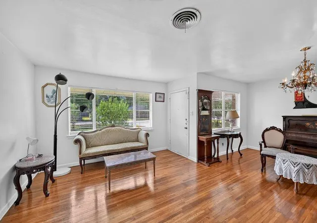 Photo 3 of Single family home for sale at 3106 Laverne St, Houston, TX 77080 | MLS# 88406519 | Listing updated on 2026-09-17