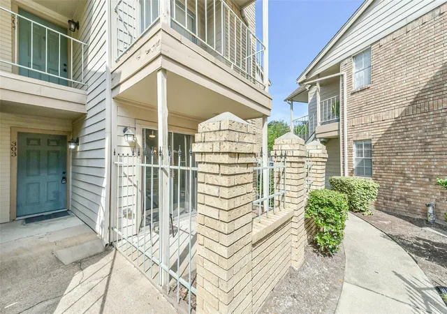 Photo 1 of Condo for sale at 12550 Whittington Dr #303, Houston, TX 77077 | MLS# 18296502 | Listing updated on 2026-09-19