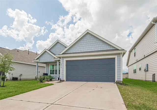 Photo 2 of Single family home for sale at 5214 Briana Dee Dr, Rosharon, TX 77583 | MLS# 32159886 | Listing updated on 2026-09-05