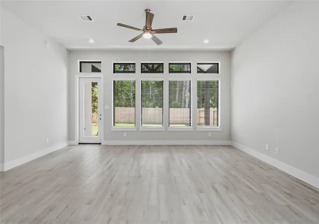 Photo 4 of Single family home for sale at 2298 Madeley Crk Ct, Conroe, TX 77304 | MLS# 21314207 | Listing updated on 2026-10-05