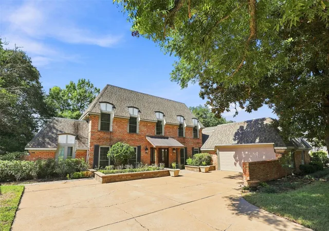 Photo 2 of Sale Pending at 3315 El Dorado Blvd, Missouri City, TX 77459 | MLS# 26234095 | Listing updated on 2026-09-14