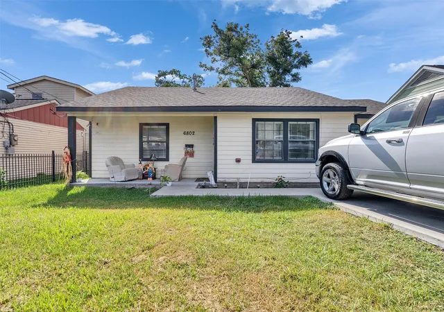 Photo 3 of Single family home for sale at 6802 Force St, Houston, TX 77020 | MLS# 29599152 | Listing updated on 2026-09-09