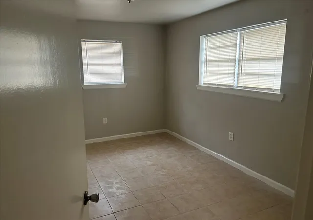Photo 3 of Multi family home for sale at 3333 Linn St, Houston, TX 77026 | MLS# 91915851 | Listing updated on 2026-09-23
