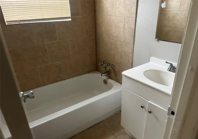 Photo 3 of Multi family home for sale at 3333 Linn St, Houston, TX 77026 | MLS# 91915851 | Listing updated on 2026-09-23