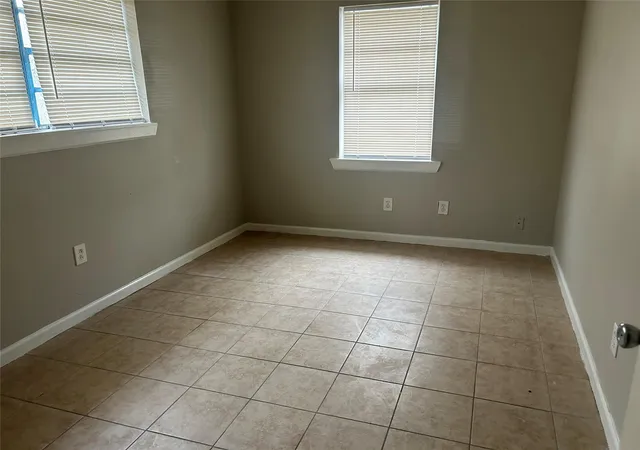 Photo 4 of Multi family home for sale at 3333 Linn St, Houston, TX 77026 | MLS# 91915851 | Listing updated on 2026-09-23