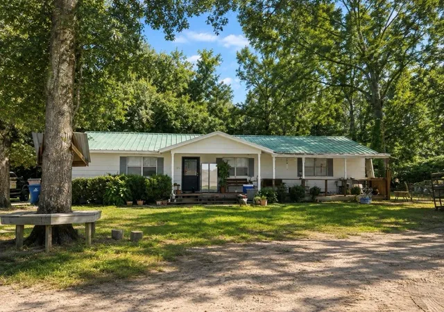 Photo 1 of Single family home for sale at 17162 Highway 105 E, Conroe, TX 77306 | MLS# 47270552 | Listing updated on 2026-09-01
