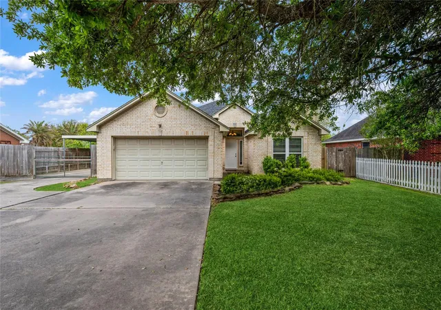 Photo 1 of Single family home for sale at 4019 N Fm 565 Rd, Mont Belvieu, TX 77523 | MLS# 2187797 | Listing updated on 2026-09-16