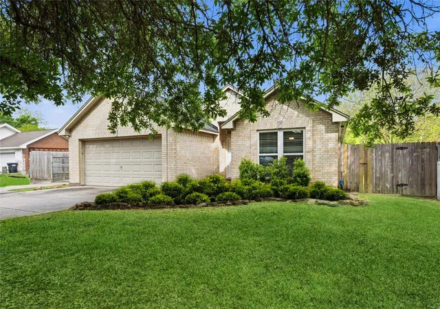 Photo 2 of Single family home for sale at 4019 N Fm 565 Rd, Mont Belvieu, TX 77523 | MLS# 2187797 | Listing updated on 2026-09-16
