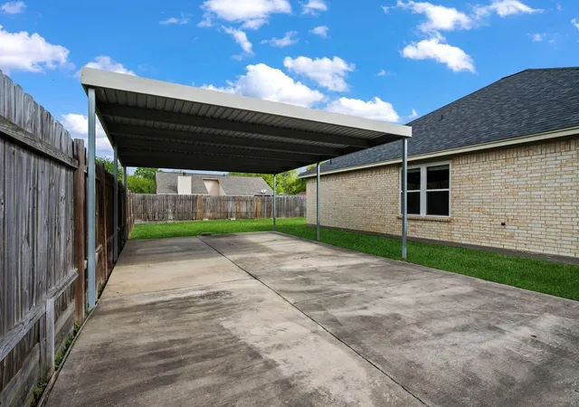 Photo 3 of Single family home for sale at 4019 N Fm 565 Rd, Mont Belvieu, TX 77523 | MLS# 2187797 | Listing updated on 2026-09-16