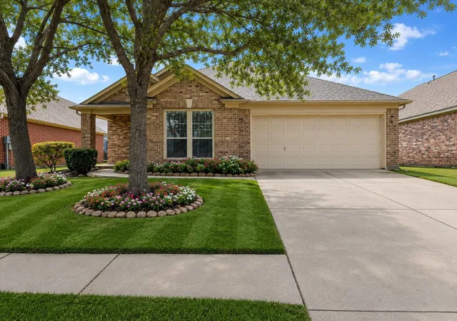 Photo 1 of Sale Pending at 3109 Summerstorm Ln, League City, TX 77573 | MLS# 29768696 | Listing updated on 2026-09-16
