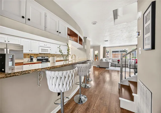 Photo 4 of Townhouse for sale at 7828 Kendalia Dr, Houston, TX 77036 | MLS# 35741185 | Listing updated on 2026-09-05