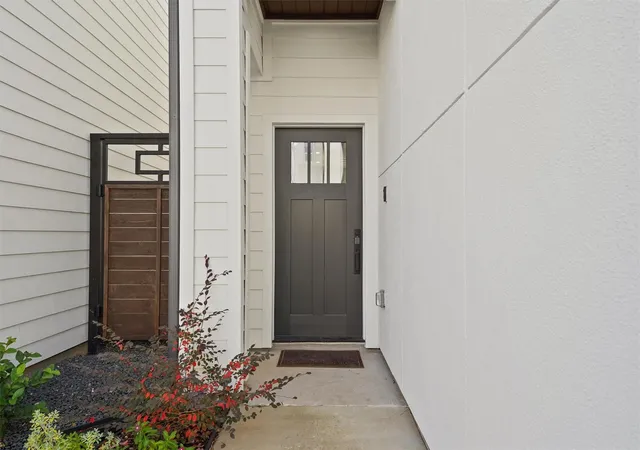 Photo 3 of Single family home for sale at 6128 Endeavor Hts Rd, Houston, TX 77091 | MLS# 59674424 | Listing updated on 2026-09-19