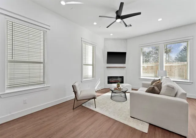 Photo 4 of Single family home for sale at 6128 Endeavor Hts Rd, Houston, TX 77091 | MLS# 59674424 | Listing updated on 2026-09-19