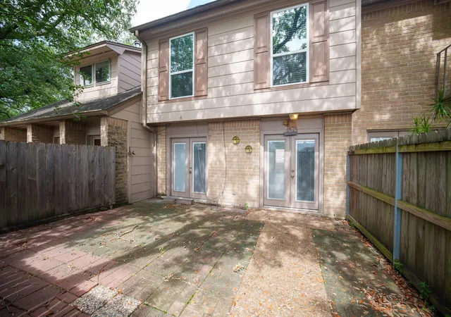 Photo 2 of Townhouse for sale at 5830 Langfield Rd #5830, Houston, TX 77092 | MLS# 33704685 | Listing updated on 2026-09-03