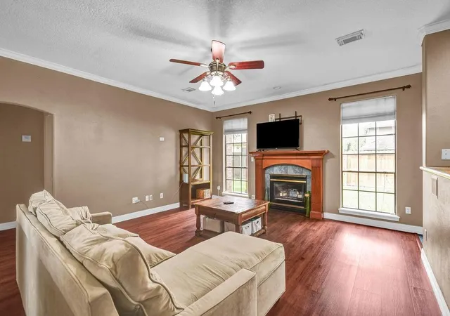 Photo 2 of Single family home for sale at 61 Parsley Ct, Lake Jackson, TX 77566 | MLS# 98882087 | Listing updated on 2026-09-12