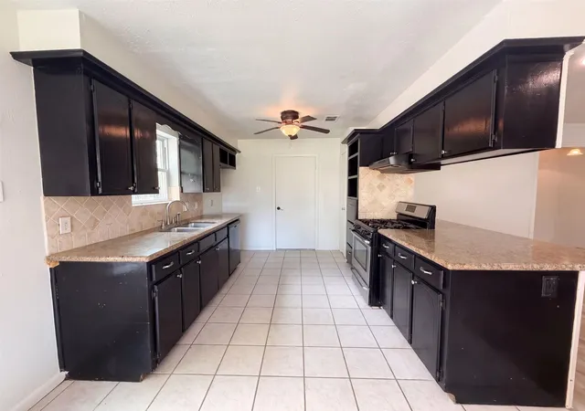 Photo 2 of Single family home for sale at 3206 Brookdale Ct, Deer Park, TX 77536 | MLS# 48025409 | Listing updated on 2026-10-07
