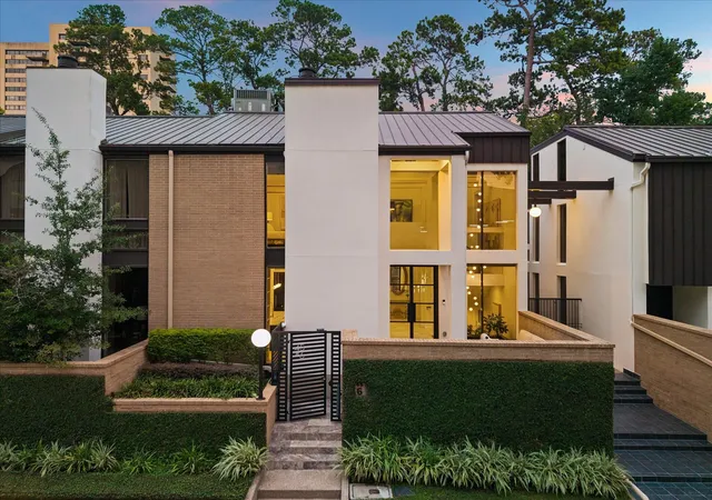 Townhouse for sale at 45 Briar Holw #6, Houston, TX 77027 | MLS# 41568891