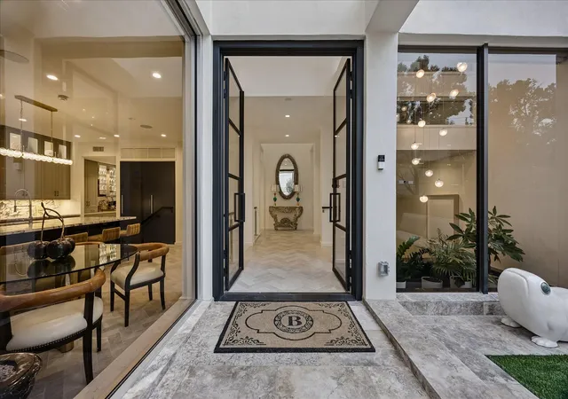 Photo 3 of Townhouse for sale at 45 Briar Holw #6, Houston, TX 77027 | MLS# 41568891 | Listing updated on 2026-10-06